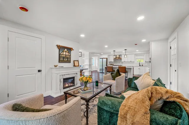 $1,099,000 | 1091 Pucker Street, Stowe, VT 05672