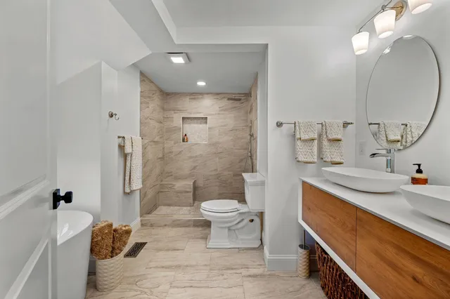 $1,099,000 | 1091 Pucker Street, Stowe, VT 05672