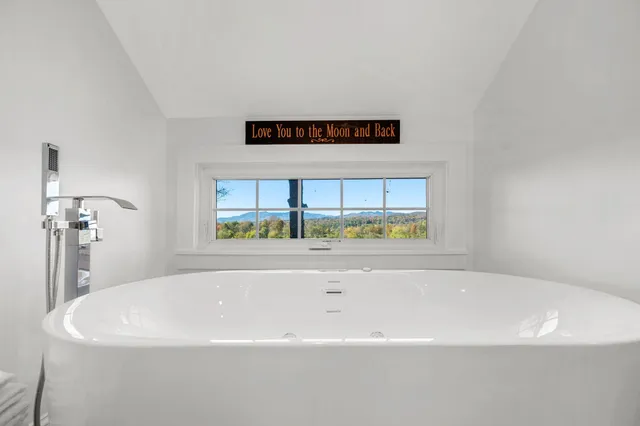 $1,099,000 | 1091 Pucker Street, Stowe, VT 05672