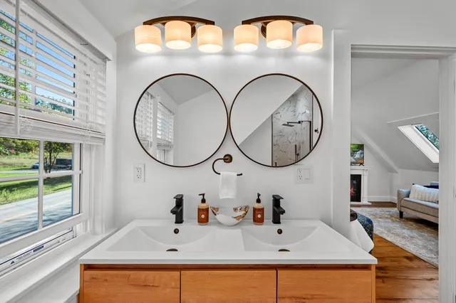 $1,099,000 | 1091 Pucker Street, Stowe, VT 05672