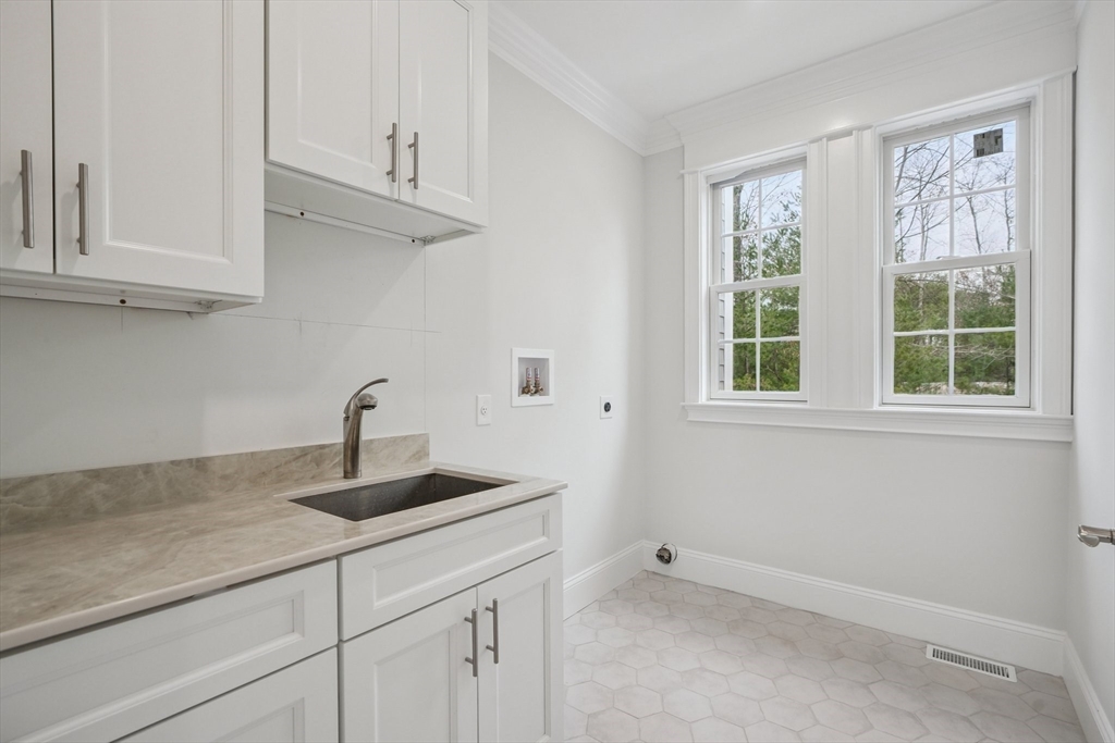 5 Singletary Way Hopkinton, MA 01748 - Photo 13 of 41