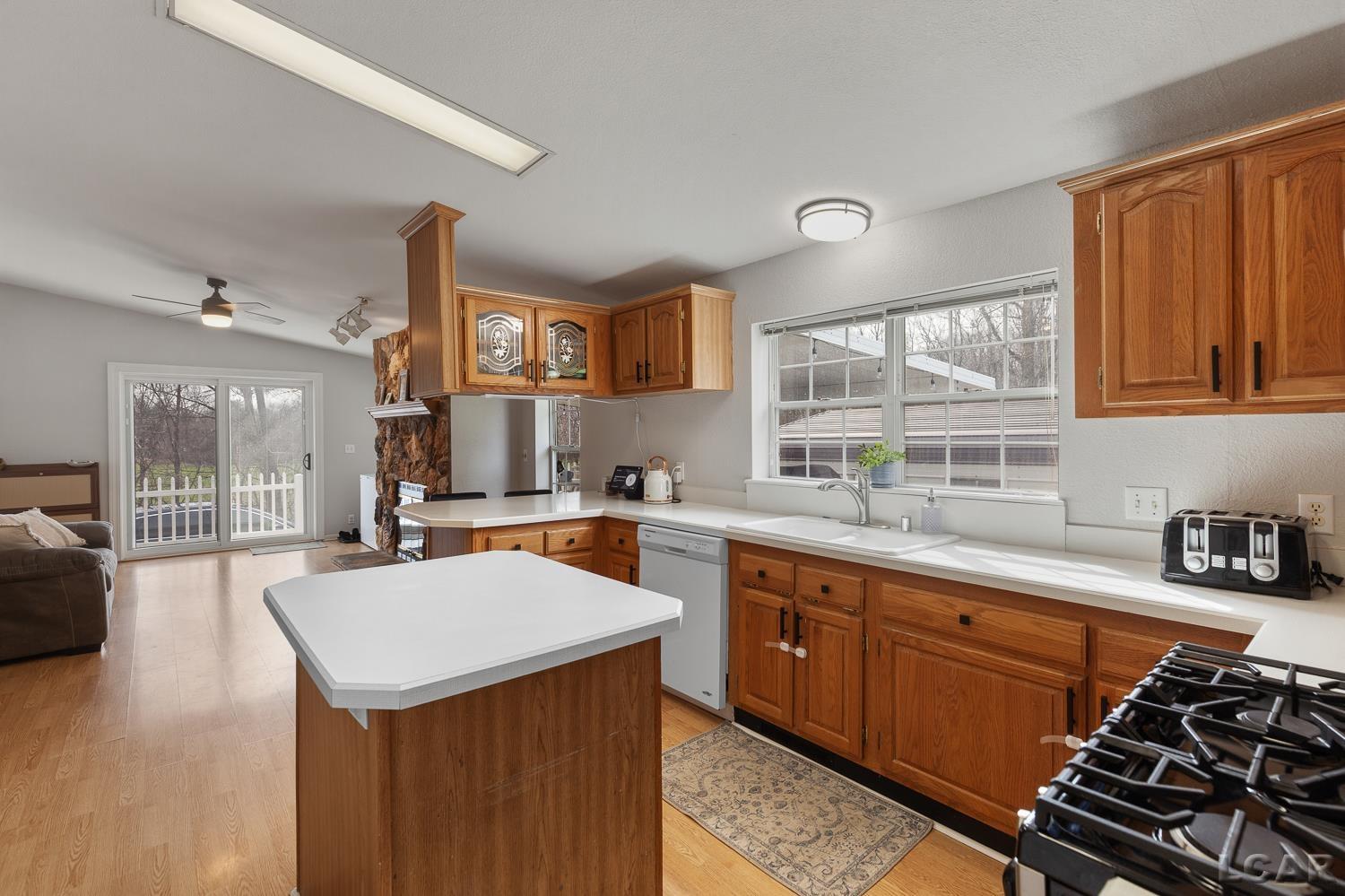 3765 Spielman Road Adrian, MI 49221 - Photo 12 of 50 50201622-8d59fe8c-82cf-44f8-ab94-fd6c7c9a1117.JPG