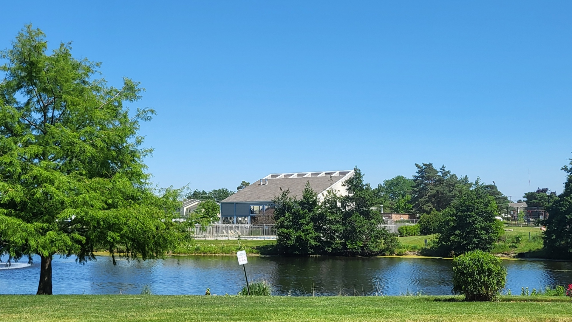 635 Breakers Point Schaumburg, IL 60194 - Photo 3 of 4 a view of lake from a house