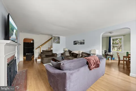 $6,000 | 4812 7th Street North, Arlington, VA 22203