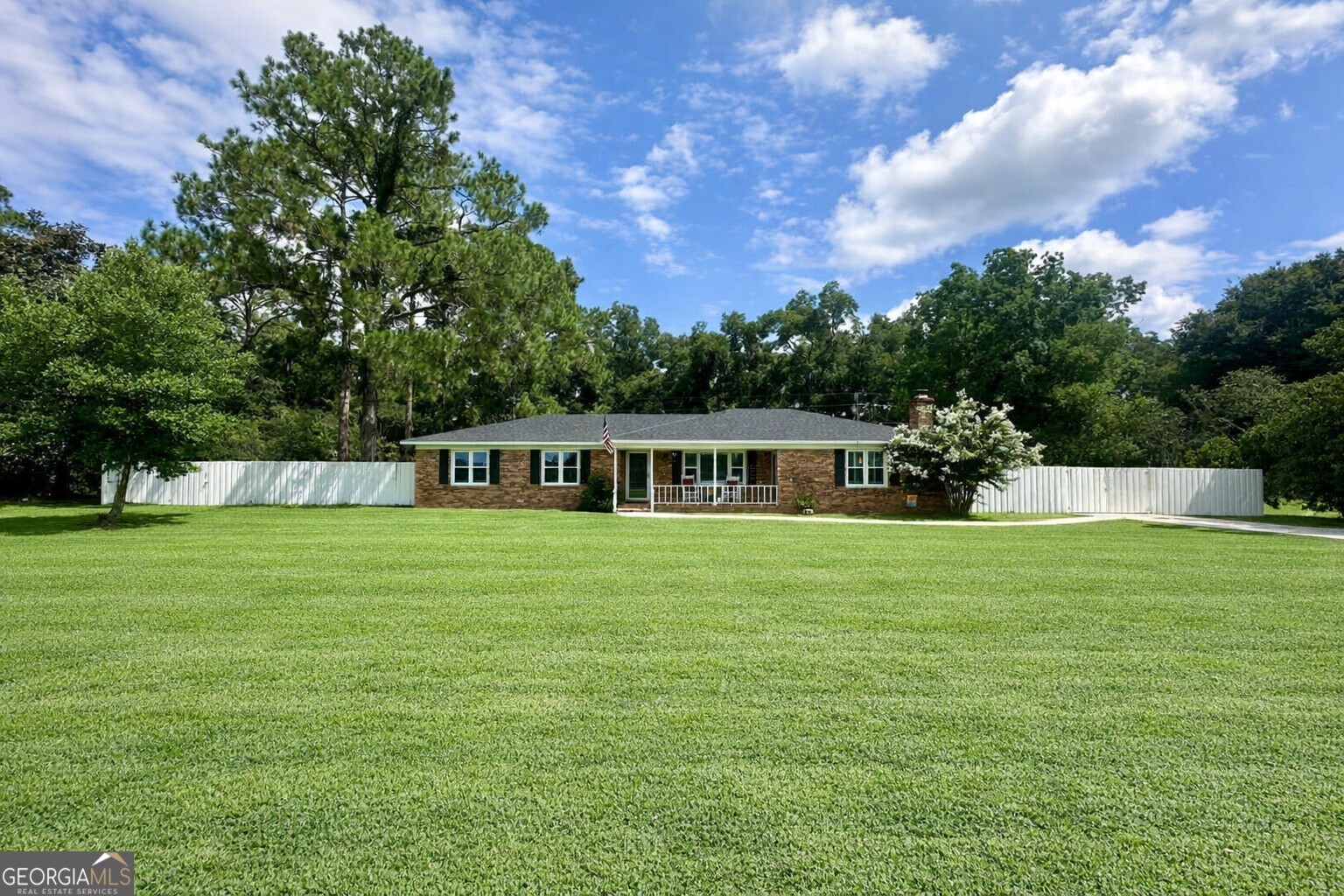 2026 Ellis Lane Blackshear, GA 31516 - Photo 6 of 23