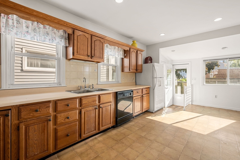 18 Edith Street Everett, MA 02149 - Photo 3 of 21 Gallery Image 3
