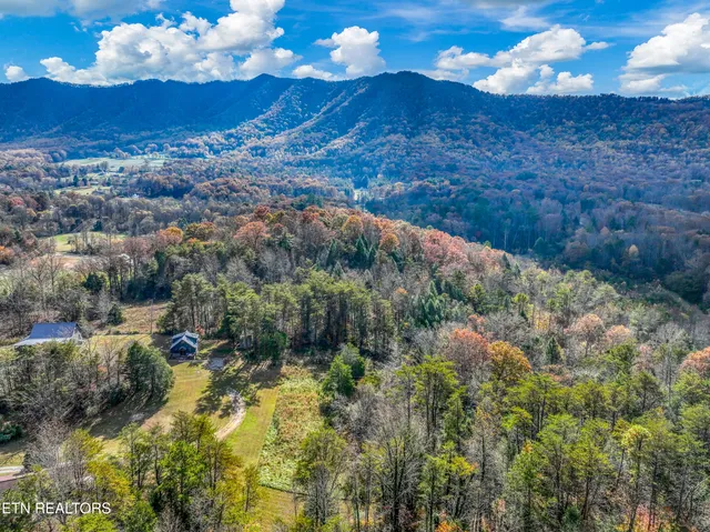 $499,900 | 133 Westwing Cave Road, Townsend, TN 37882