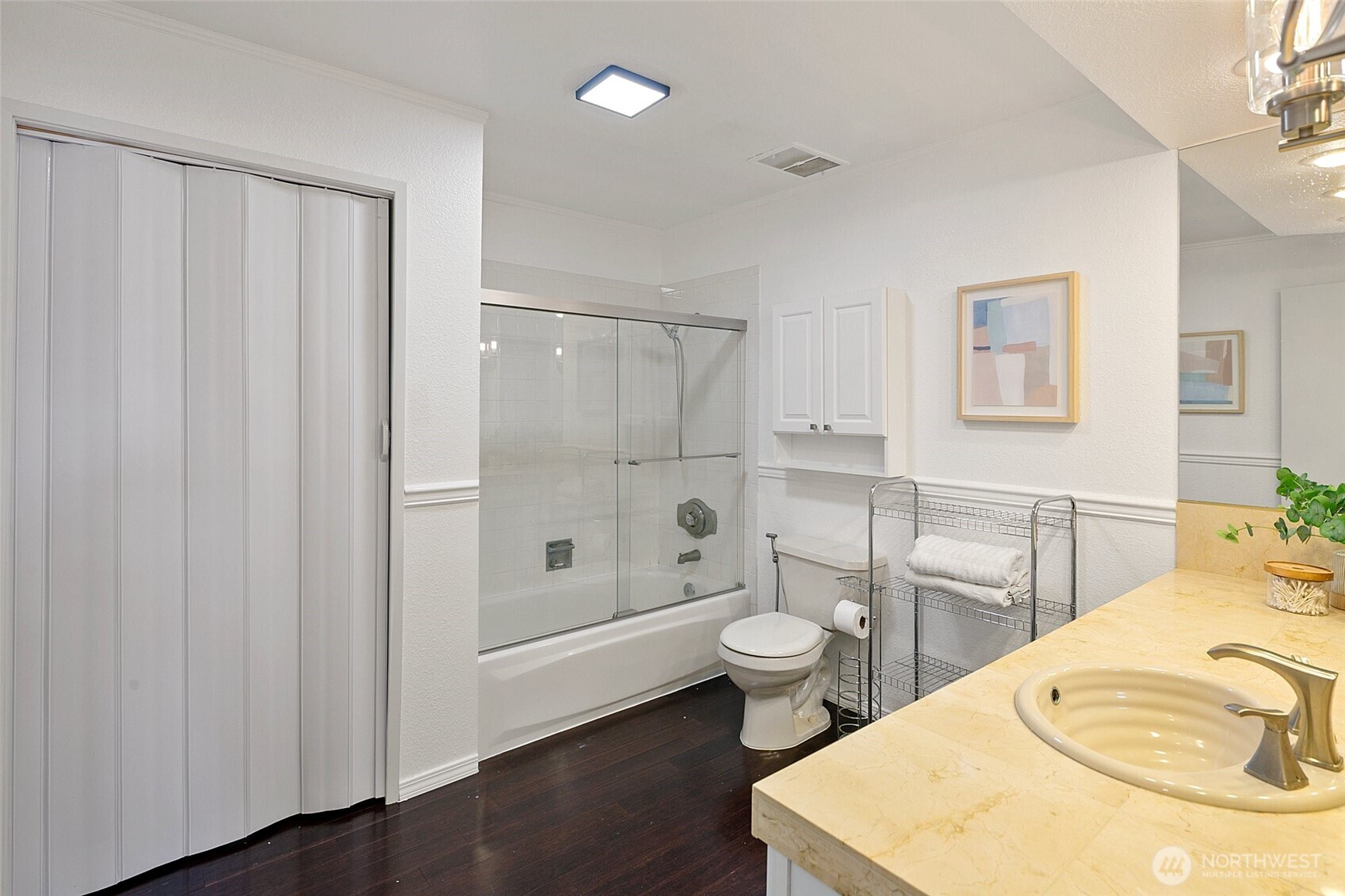 8516 196th Street Southwest, Unit 302 Edmonds, WA 98026 - Photo 17 of 33