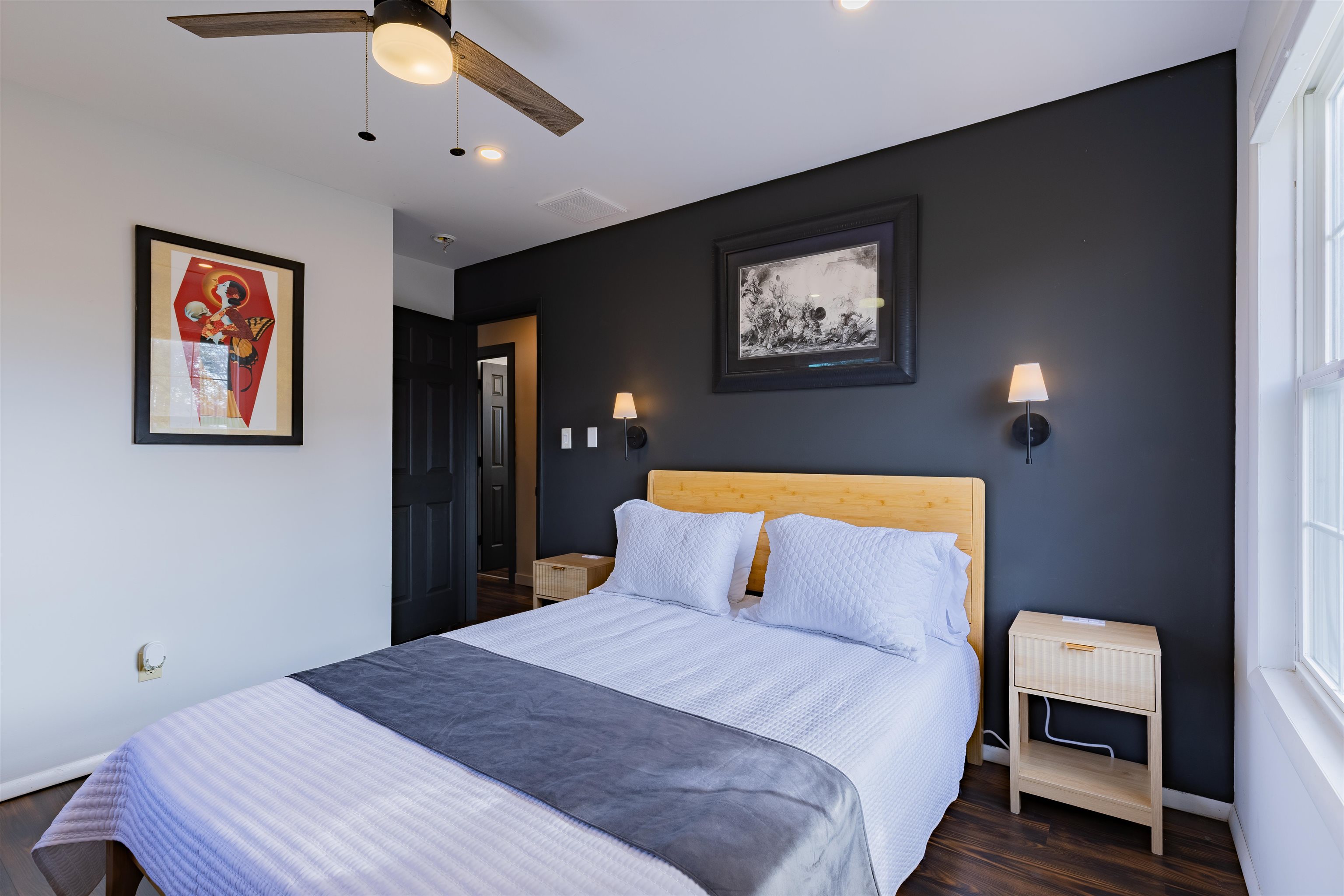 87 Rose Villas, NJ 08251 - Photo 13 of 27 a bedroom with a bed and a lamp