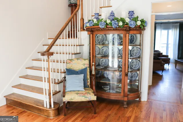 a view of entryway with wooden floor