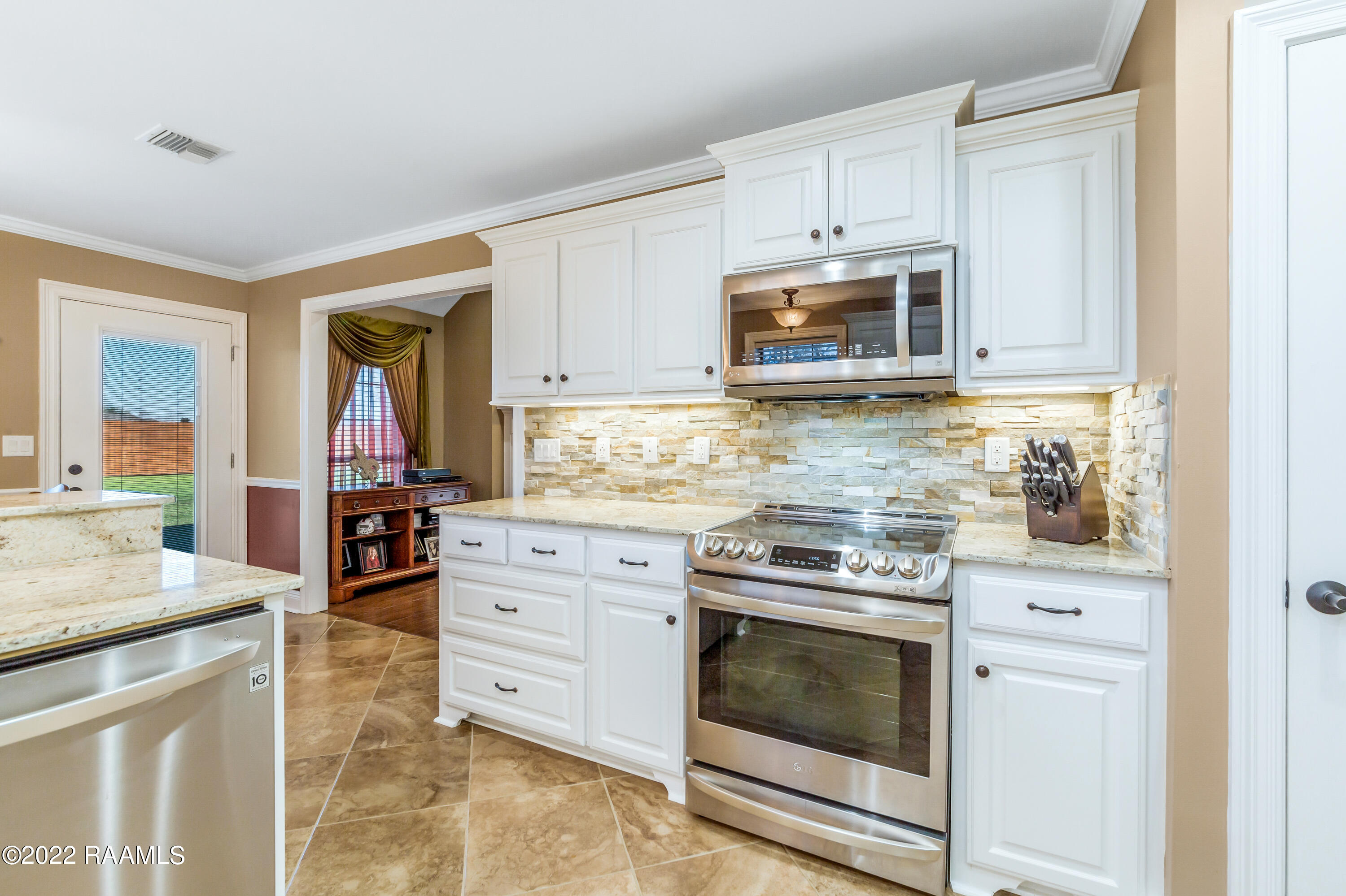 606 Almonaster Road Youngsville, LA 70592 - Photo 9 of 27 Gallery Image 9