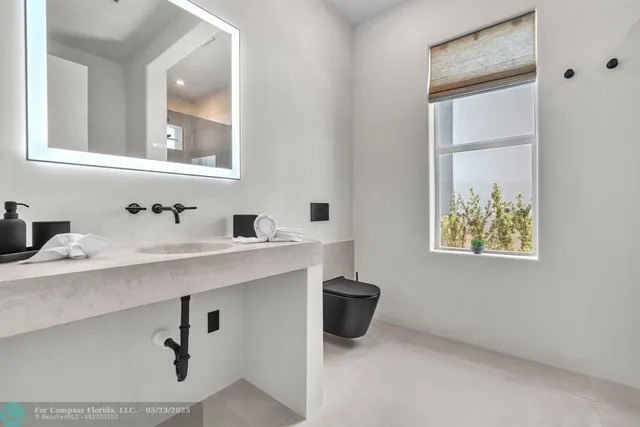 $2,500,000 | 120 Northeast 25th Street, Miami, FL 33137