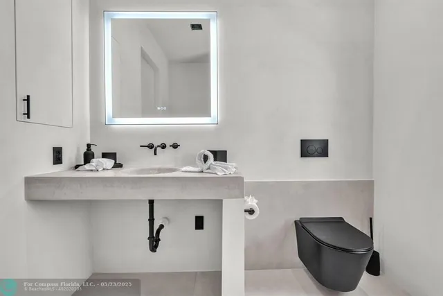 $2,500,000 | 120 Northeast 25th Street, Miami, FL 33137