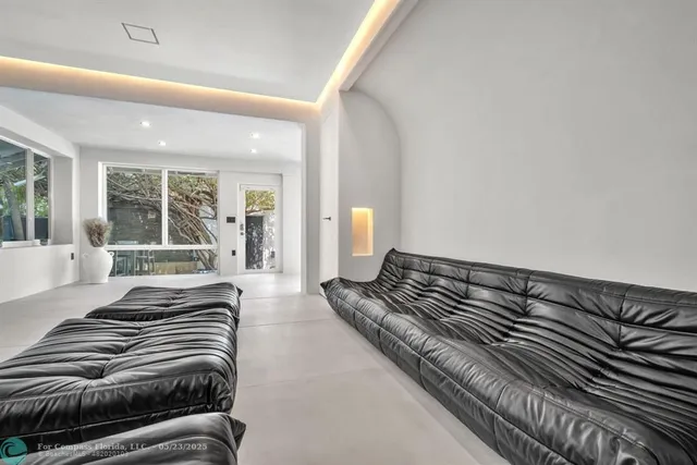 $2,500,000 | 120 Northeast 25th Street, Miami, FL 33137