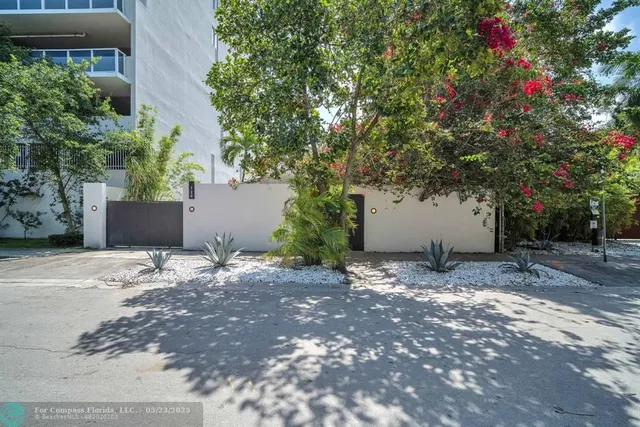 $2,500,000 | 120 Northeast 25th Street, Miami, FL 33137