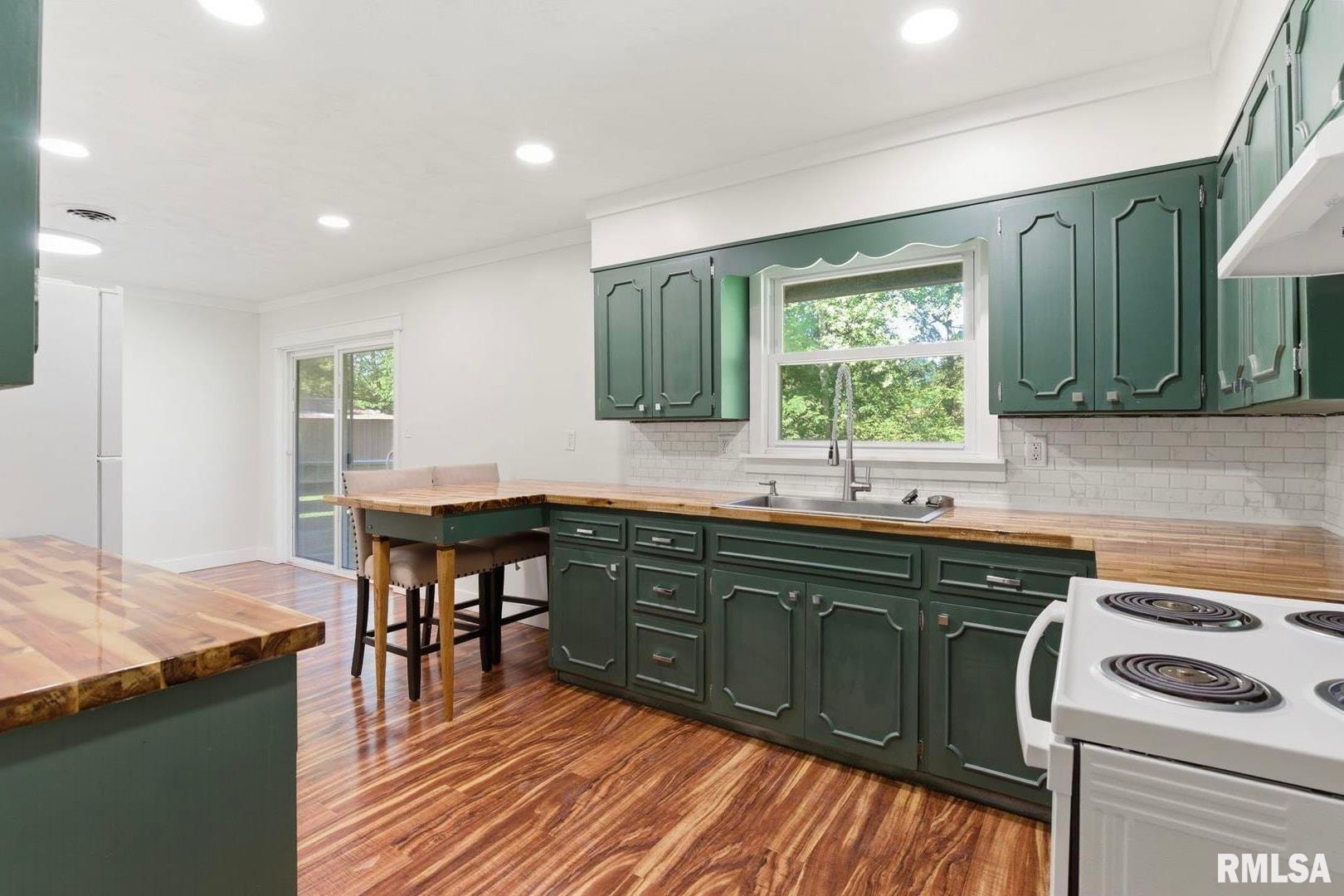 2585 Market Road Marion, IL 62959 - Photo 10 of 29