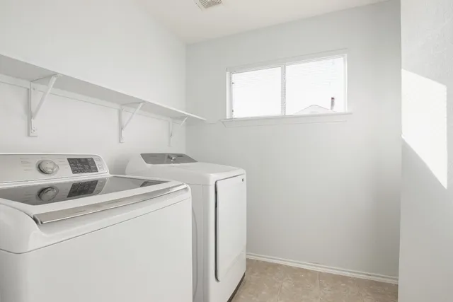 $250,000 | 17816 Honey Locust Lane, Elgin, TX 78621