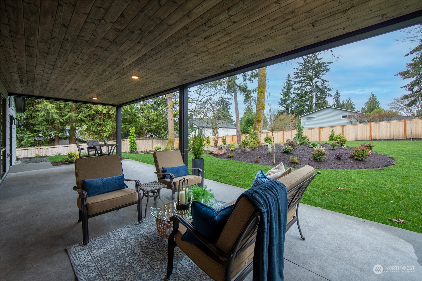8823 194th Street Southwest Edmonds, WA 98026 - Photo 6 of 35 Gallery Image 6