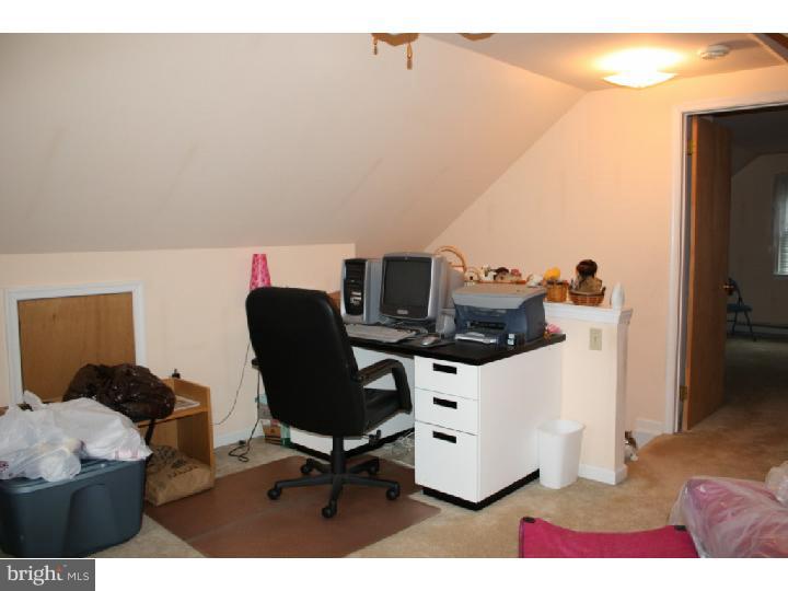 2538 Rhoads Road Gilbertsville, PA 19525 - Photo 17 of 25 Office / Study