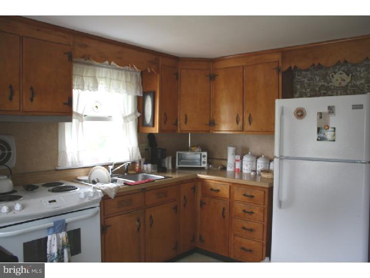 2538 Rhoads Road Gilbertsville, PA 19525 - Photo 4 of 25 Kitchen
