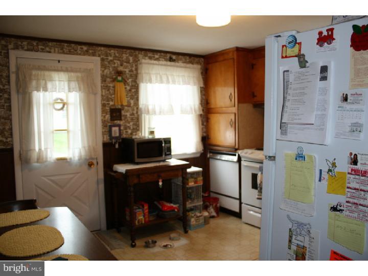 2538 Rhoads Road Gilbertsville, PA 19525 - Photo 6 of 25 Kitchen