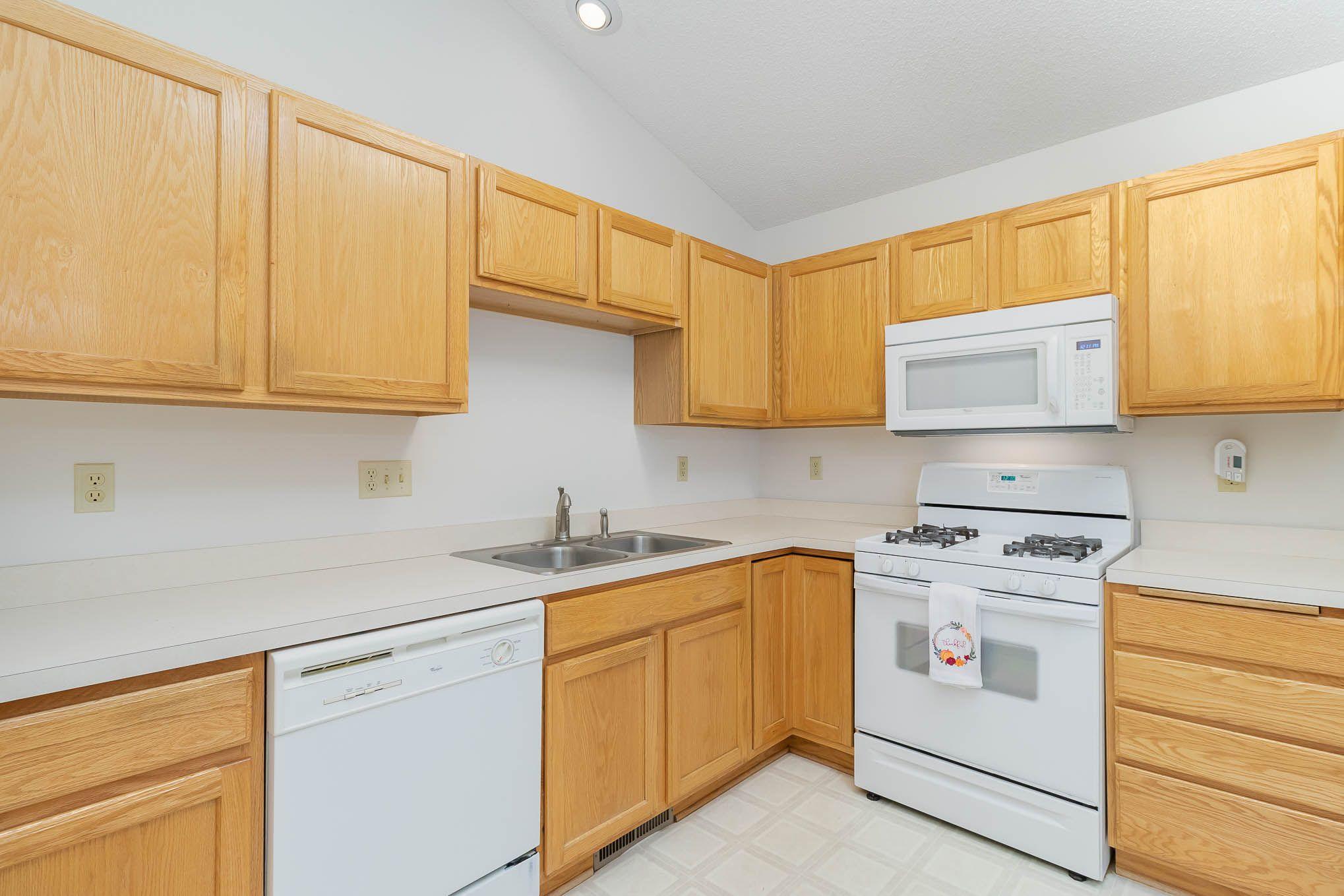 8740 Coffman Path Inver Grove Heights, MN 55076 - Photo 6 of 22 Gallery Image 6