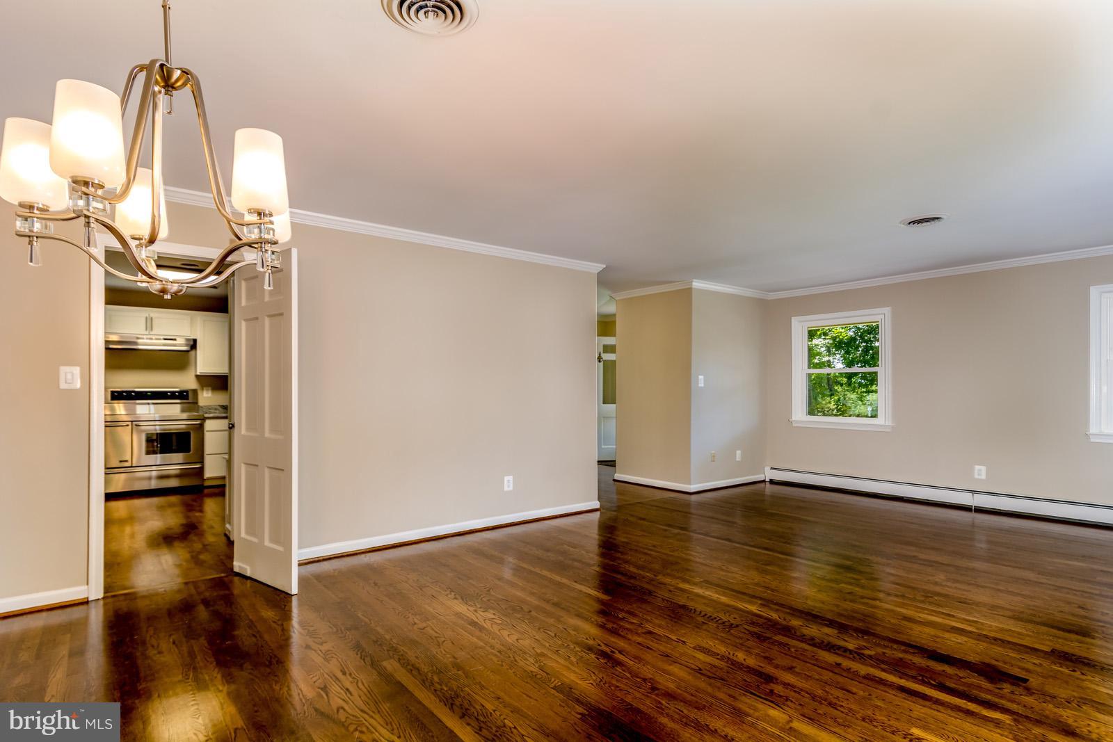 7401 Baldwin Ridge Road Warrenton, VA 20187 - Photo 7 of 30 Living Room