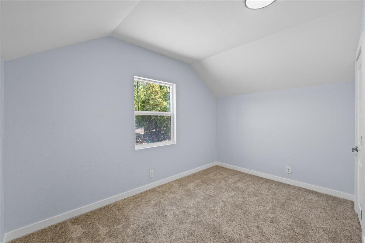 2016 Sykes Creek Road Rogue River, OR 97537 - Photo 26 of 47 Bedroom 4