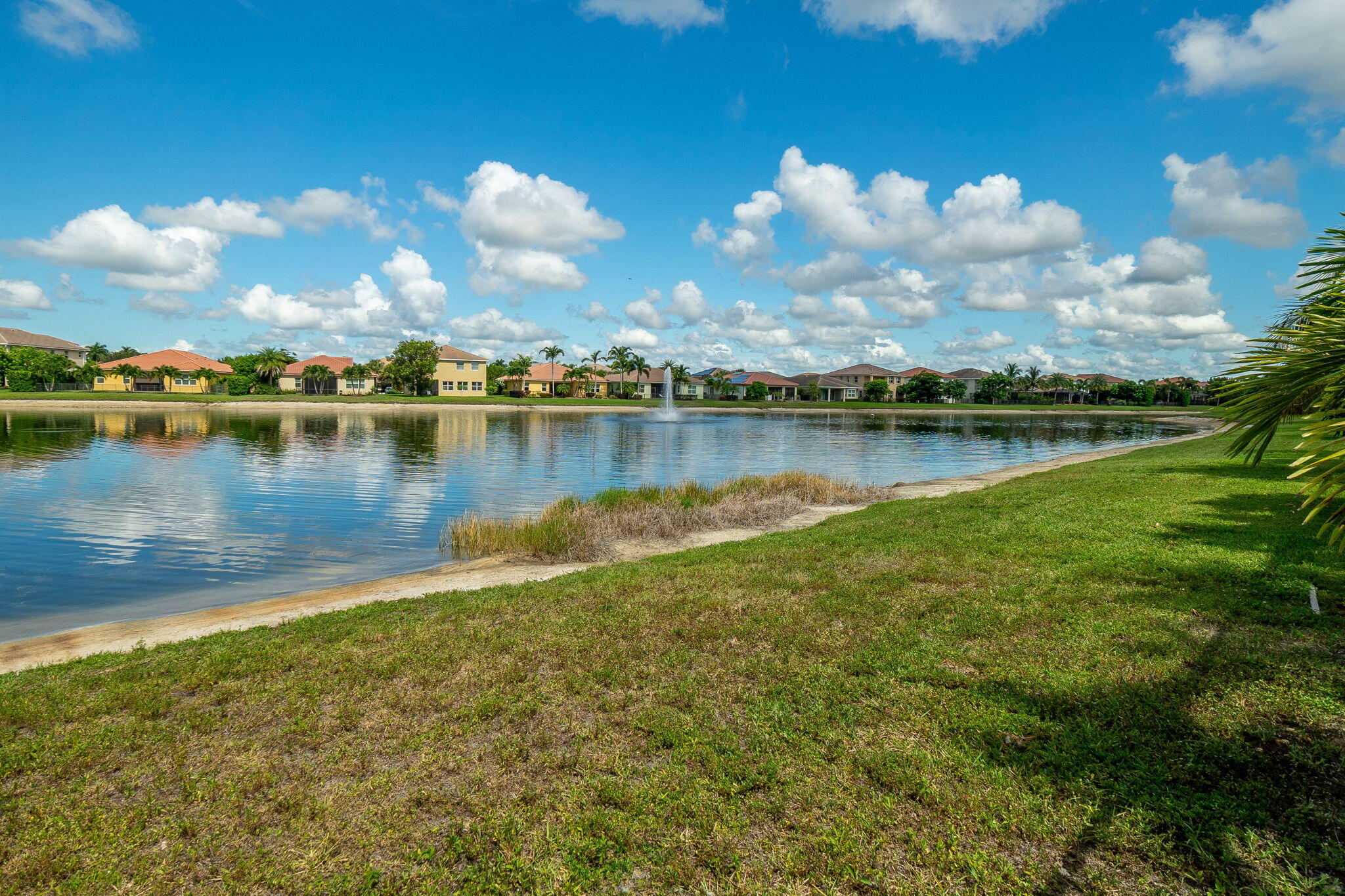 3011 Strada Court Royal Palm Beach, FL 33411 - Photo 40 of 57 1000029473