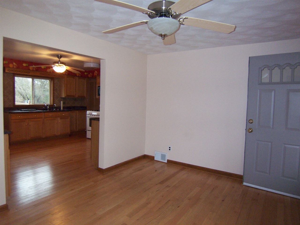 6927 Middle Road South Beloit, IL 61080 - Photo 7 of 17 Gallery Image 7