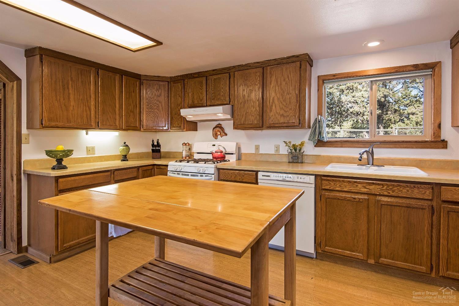 64080 Deschutes Market Road Bend, OR 97701 - Photo 8 of 25 Additional Photo