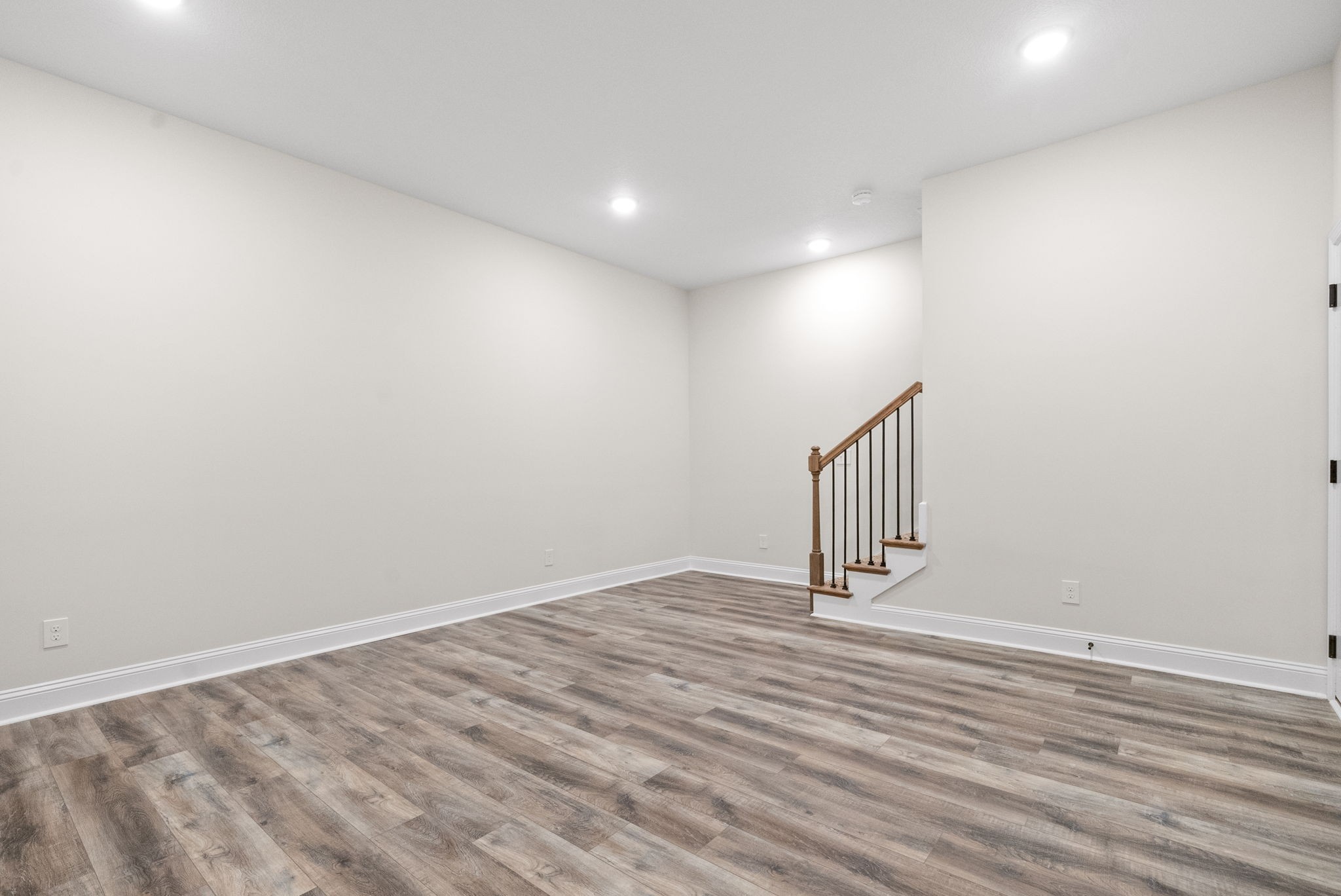 500 Peachers Mill Road, Unit C1 Clarksville, TN 37042 - Photo 21 of 31 a view of an empty room