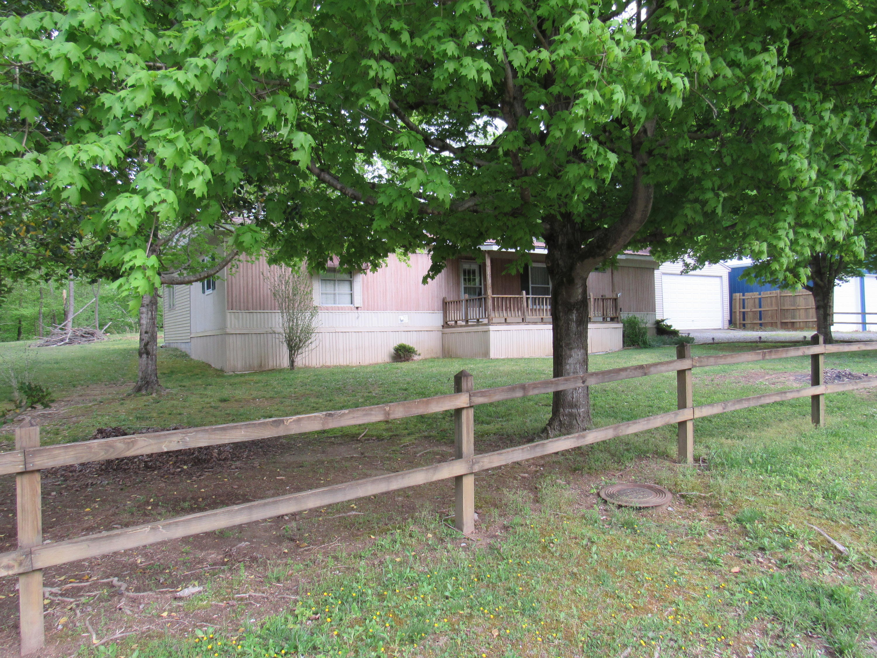 1060 Ramsey Point Road Monticello, KY 42633 - Photo 2 of 29 IMG_0508
