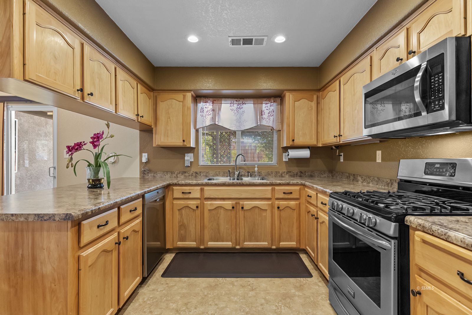 571 South Alvord Street Ridgecrest, CA 93555 - Photo 14 of 31 Gallery Image 14