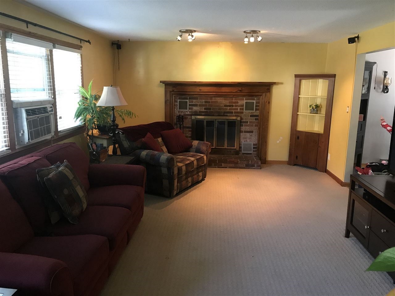 37 Boulder Road Hillsborough, NH 03244 - Photo 8 of 19 Gallery Image 8