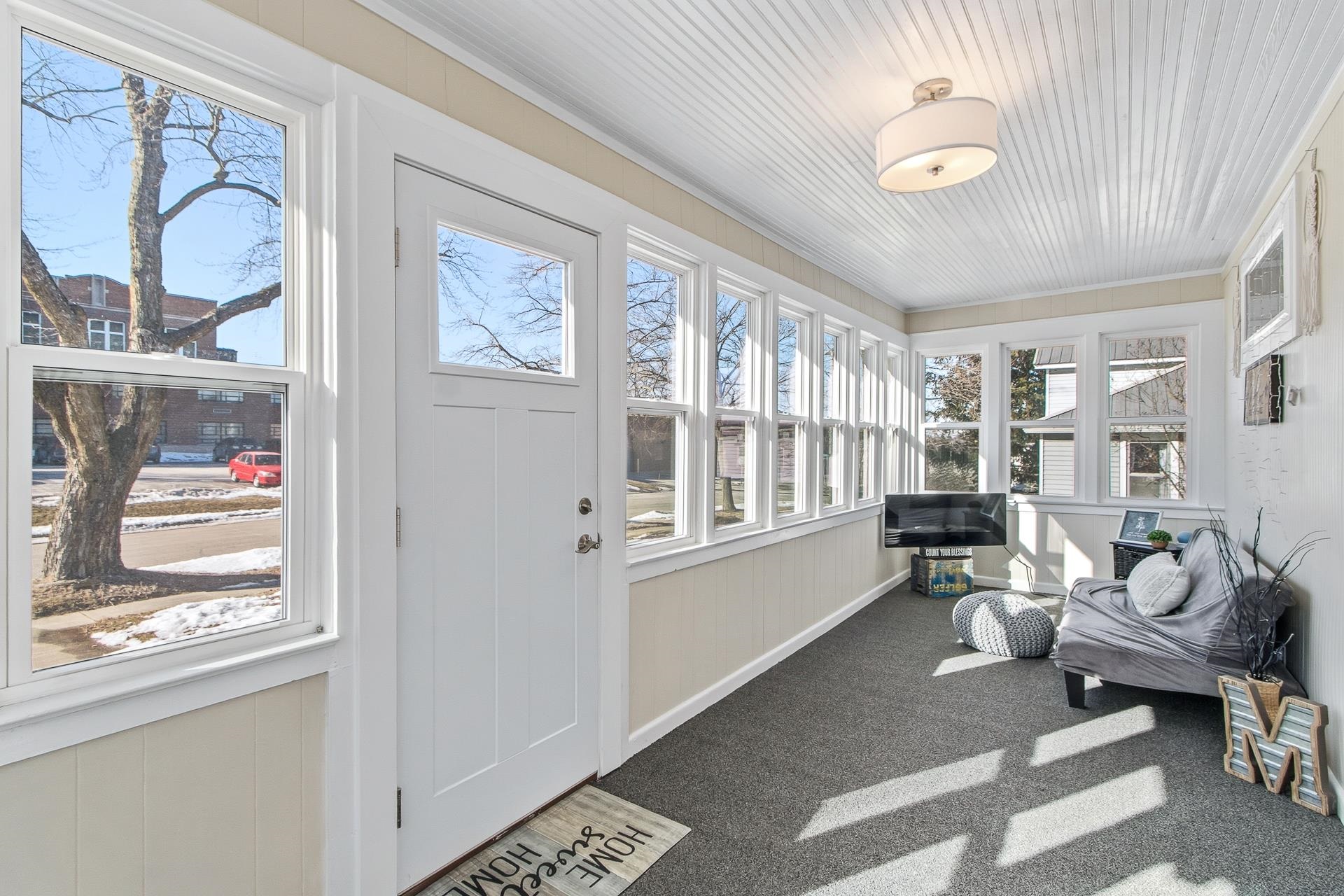 118 North Johnson Street Berlin, WI 54923 - Photo 5 of 34