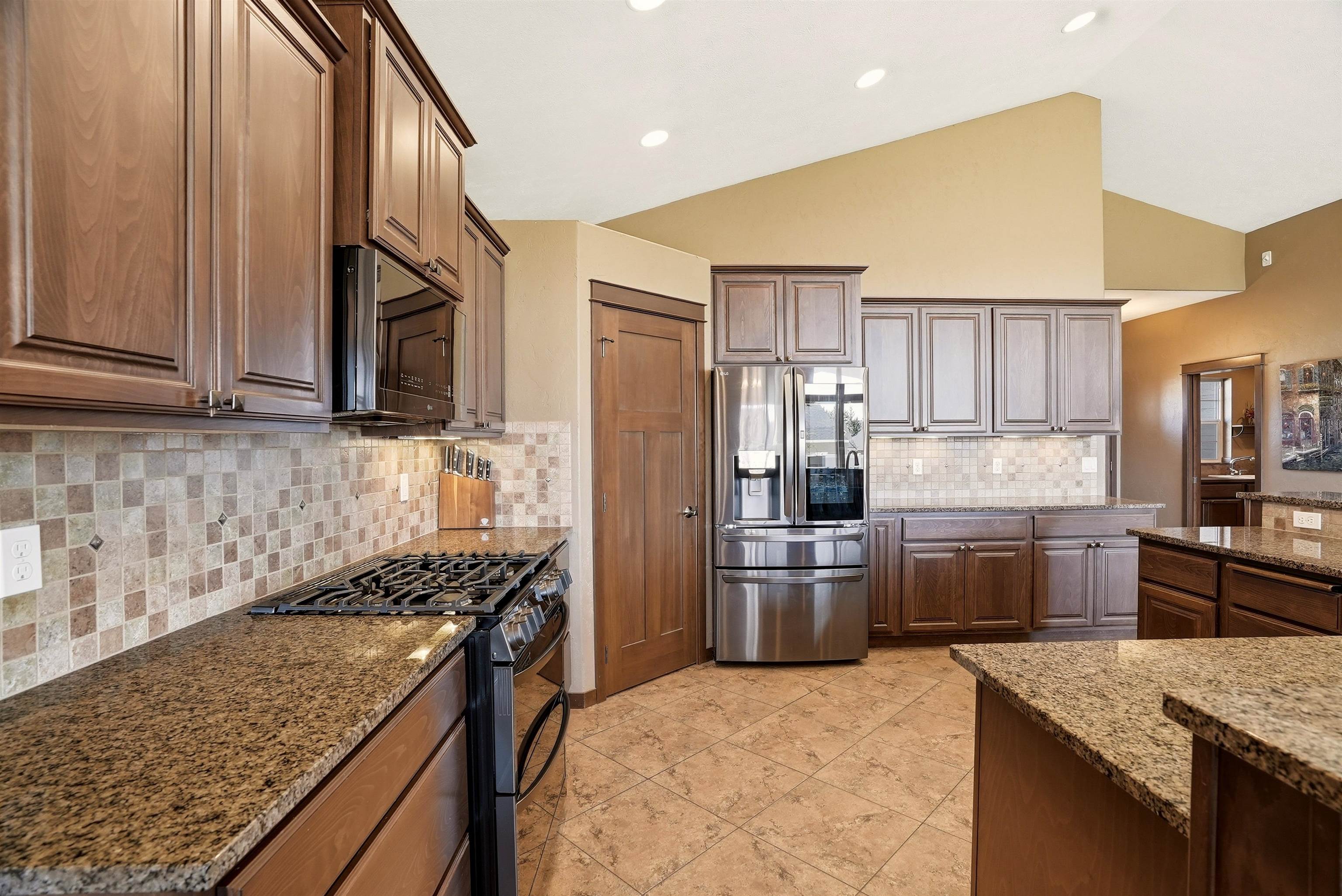 202 East Alexa Court Spokane, WA 99208 - Photo 8 of 31