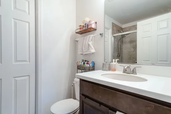 $299,900 | 7058 Hidden Green Circle, Fox Lake, IL 60020