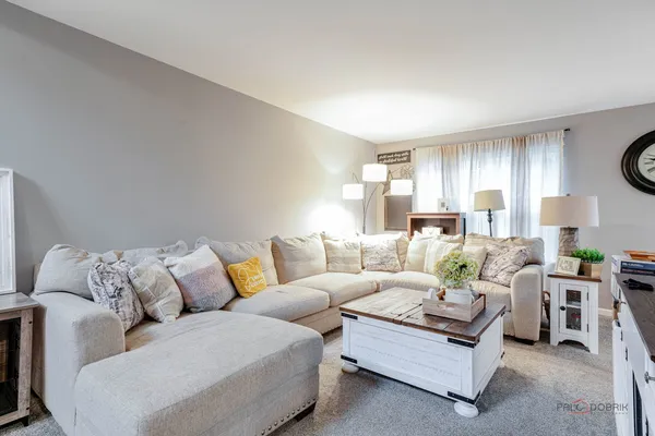 $299,900 | 7058 Hidden Green Circle, Fox Lake, IL 60020