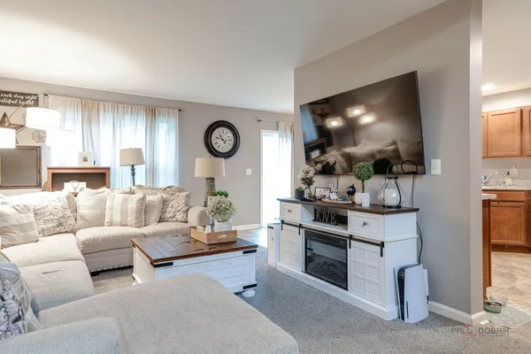 $299,900 | 7058 Hidden Green Circle, Fox Lake, IL 60020