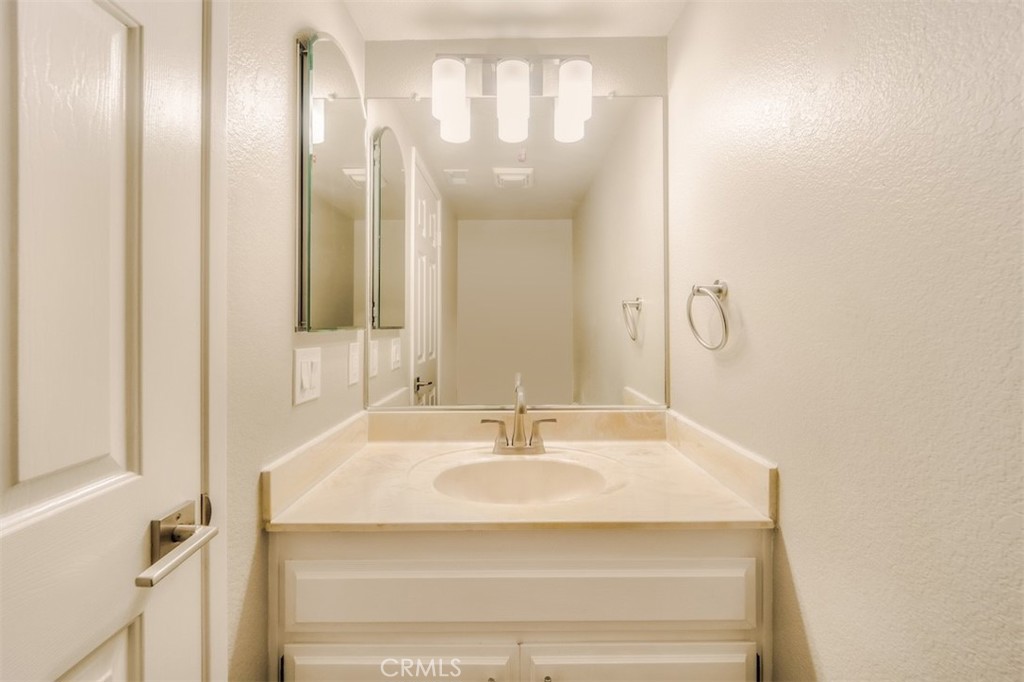 201 Laurel Avenue, Unit 14 Brea, CA 92821 - Photo 12 of 26