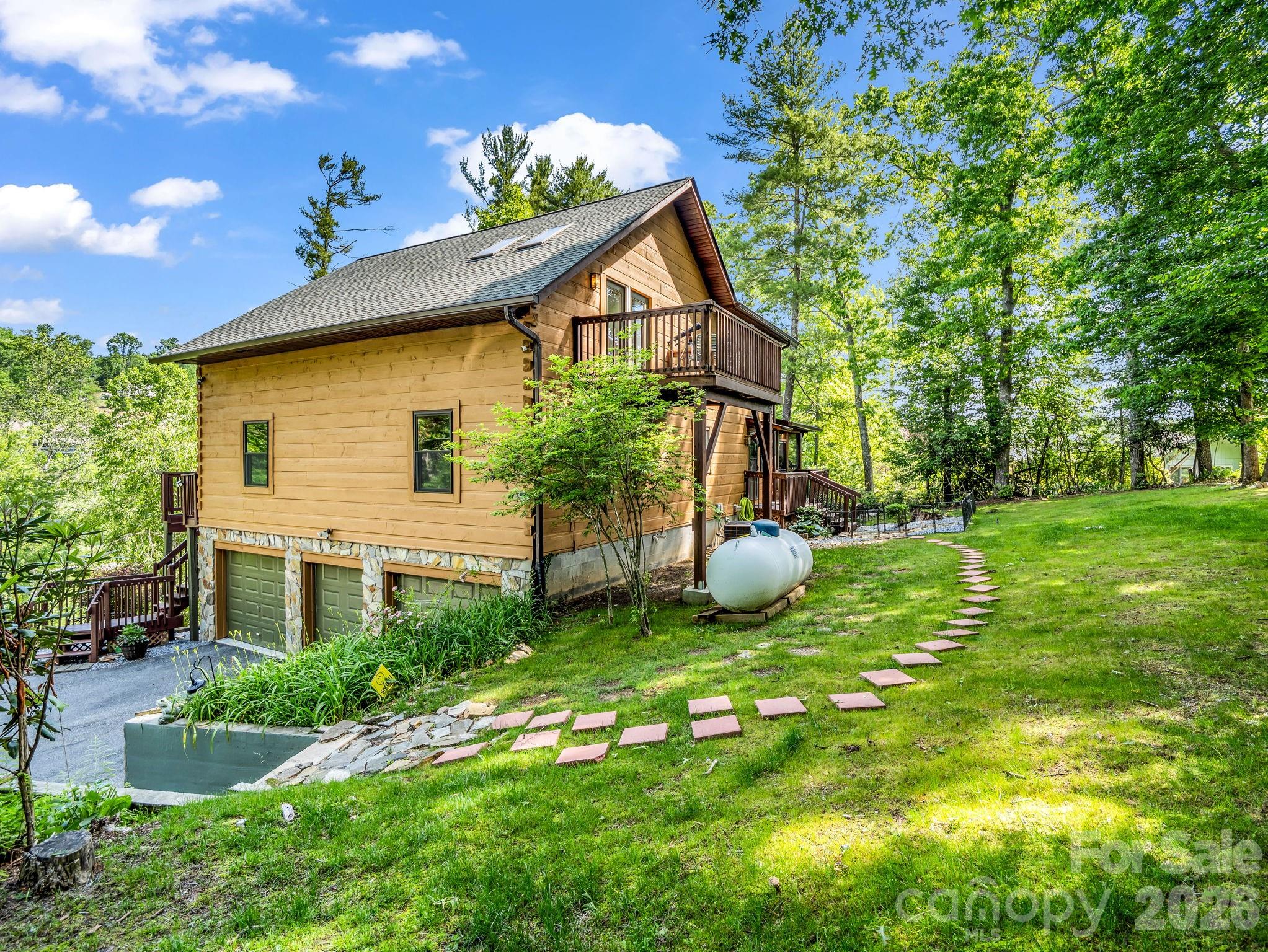 247 Woods Road Spruce Pine, NC 28777 - Photo 4 of 24