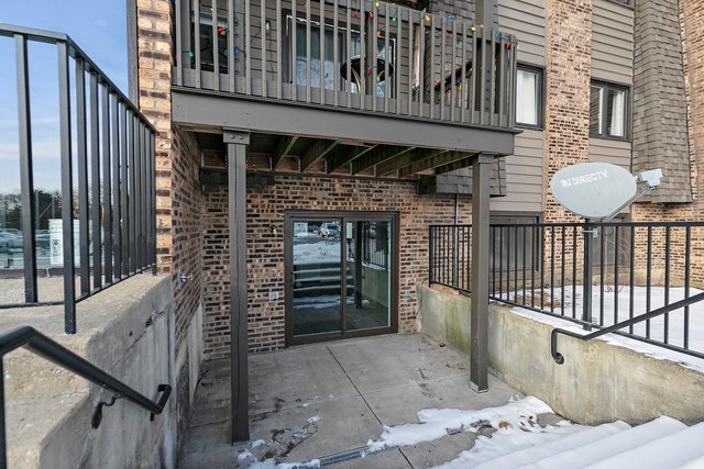 1484 Stonebridge Circle, Unit B4 Wheaton, IL 60189 - Photo 13 of 14