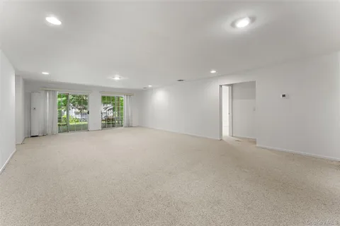 $1,095,000 | 1 Deerfoot Lane, Yonkers, NY 10710