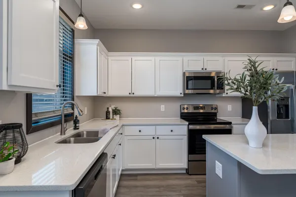 $284,900 | 417 Prairie Rose Trail, Mankato, MN 56001