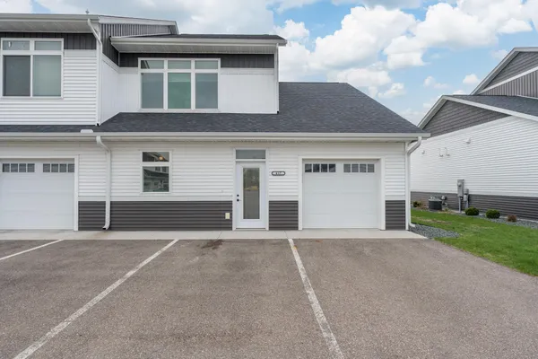 $279,900 | 417 Prairie Rose Trail, Mankato, MN 56001