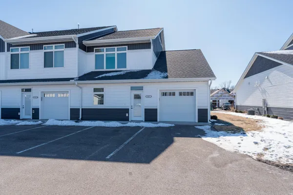 $284,900 | 417 Prairie Rose Trail, Mankato, MN 56001