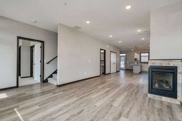 $284,900 | 417 Prairie Rose Trail, Mankato, MN 56001