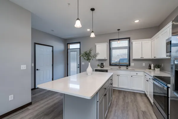 $284,900 | 417 Prairie Rose Trail, Mankato, MN 56001