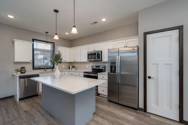 $284,900 | 417 Prairie Rose Trail, Mankato, MN 56001